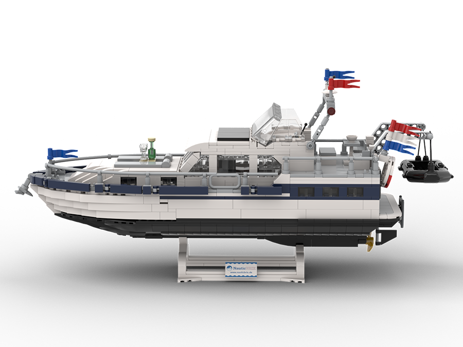 Nautic 38 P white, Modell einer Motoryacht aus Lego, Ansicht Backbord